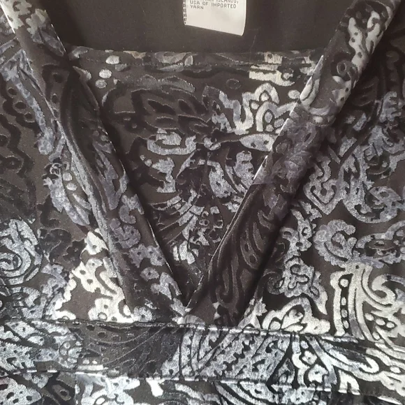 Nine West velour/crushed velvet top size S - Picture 3 of 5